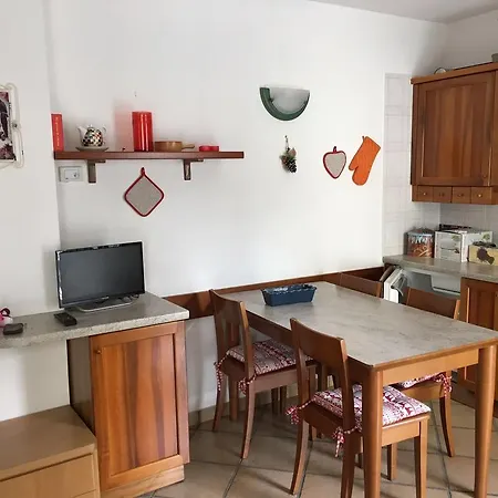 شقة Casa Del Sasso *